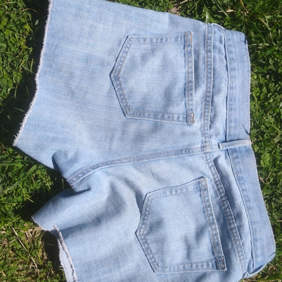 Denim distressed shorts - Picture 2 of 6